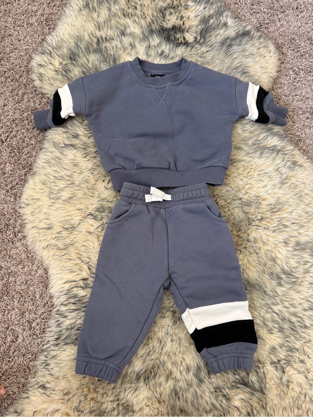 Little Bipsy Baby Two-Piece Blue Knit Sweatshirt & Jogger Set 0-3 Months